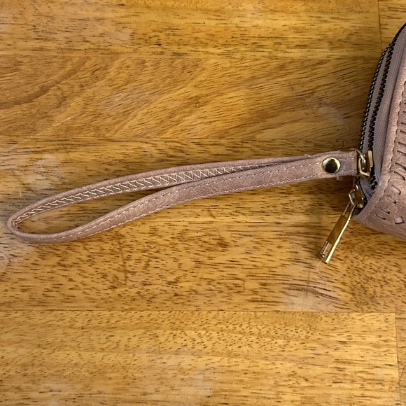 Mudd Double Zipper Sided Light Pink Wristlet with Decorative Cutouts - Picture 6 of 10